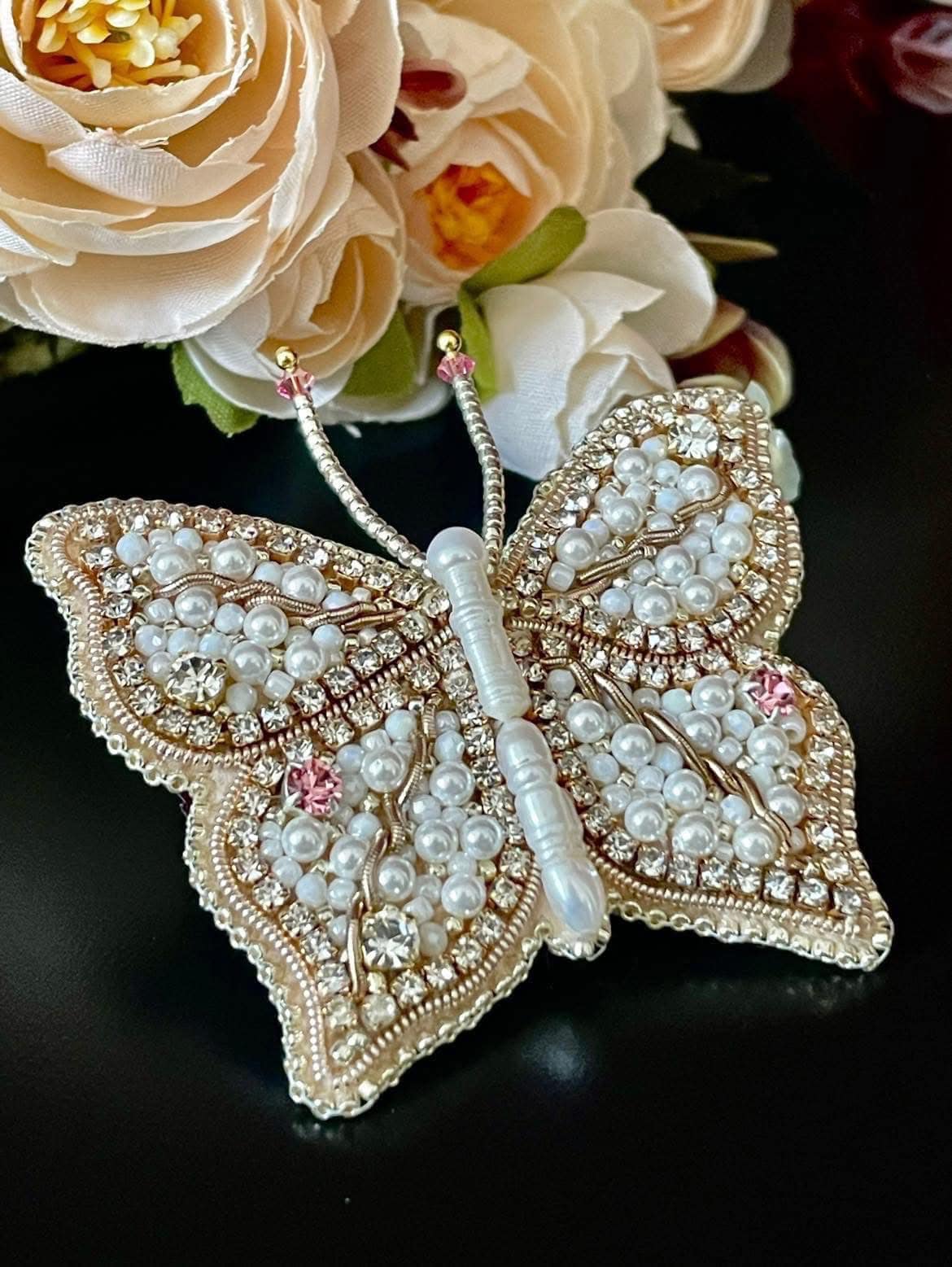 Brosa ~ Fluture Alb ~