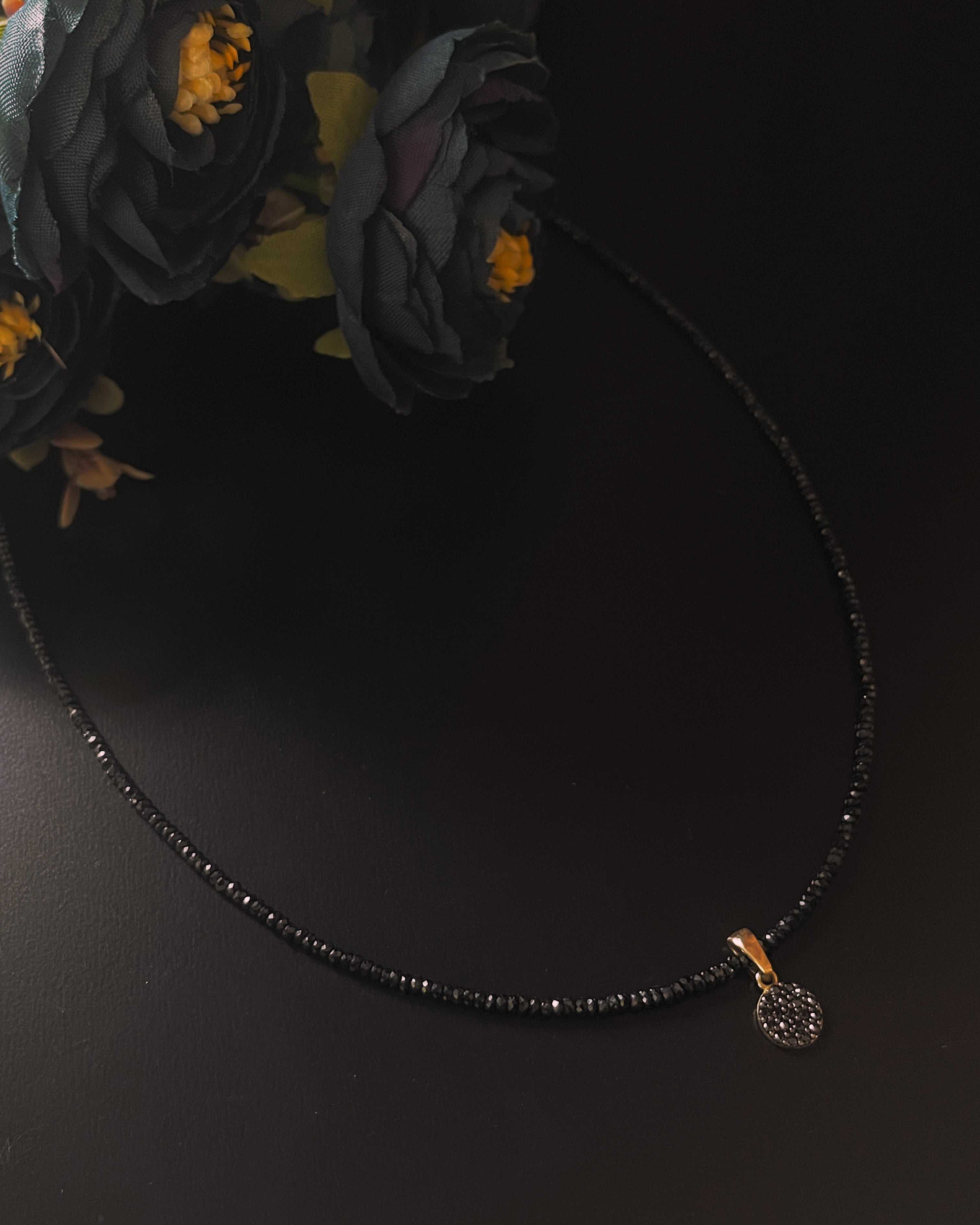 Colier negru cu spinel