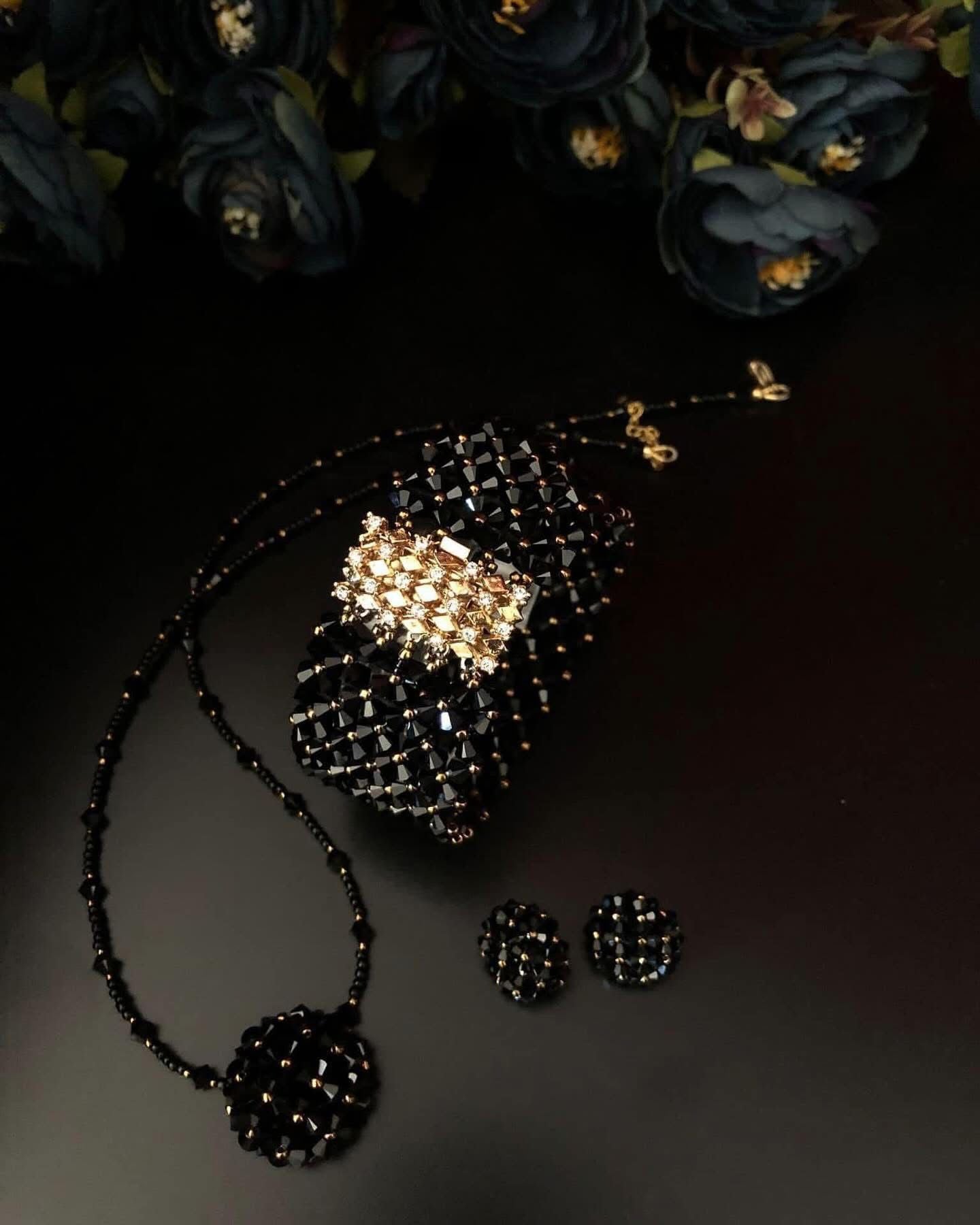 Set - bratara , colier si cercei